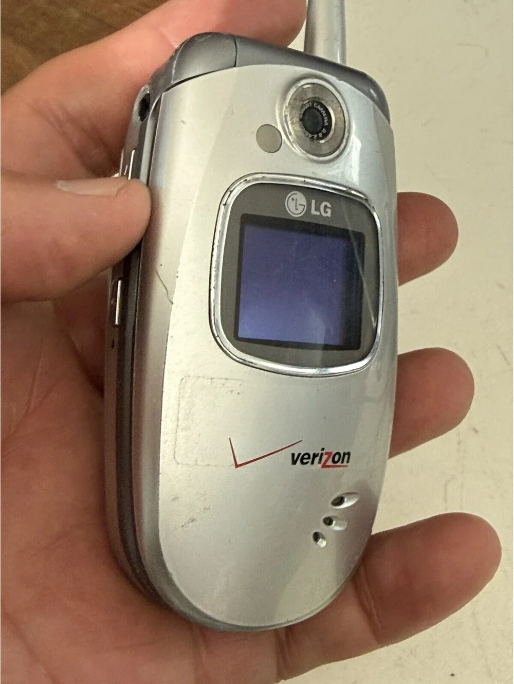 LG VX5300 Silver 128x160 Pixels Bluetooth Soft Keys (Verizon) Flip Cell Phone